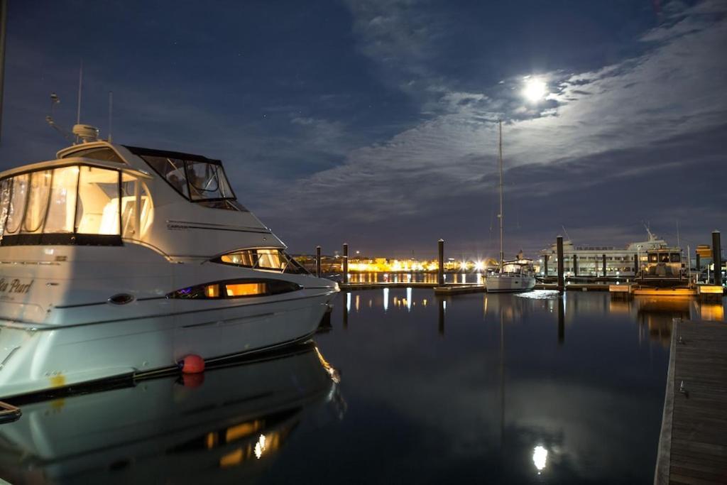 Sea Pearl Boston Yacht Otel Dış mekan fotoğraf